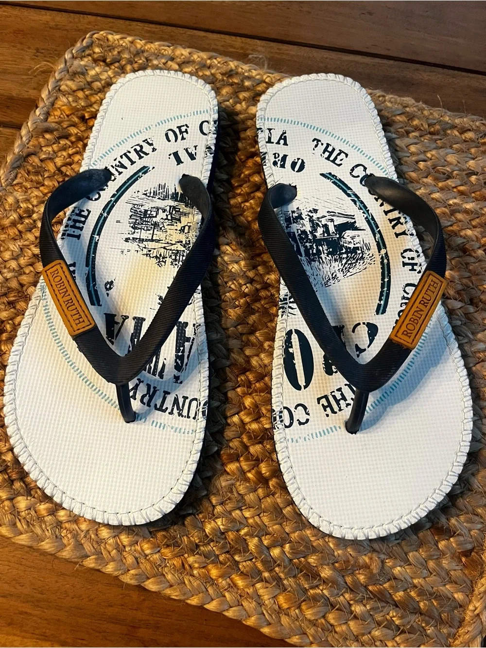 Robin Ruth White Graphic Flip Flops with Black Straps;size 11 NWOT